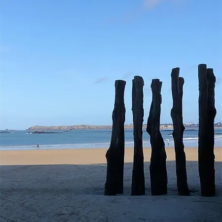 Le Cezembre, Au Pied De La Plage Saint-Malo Exterior photo