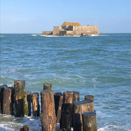 Le Cezembre, Au Pied De La Plage Saint-Malo Exterior photo